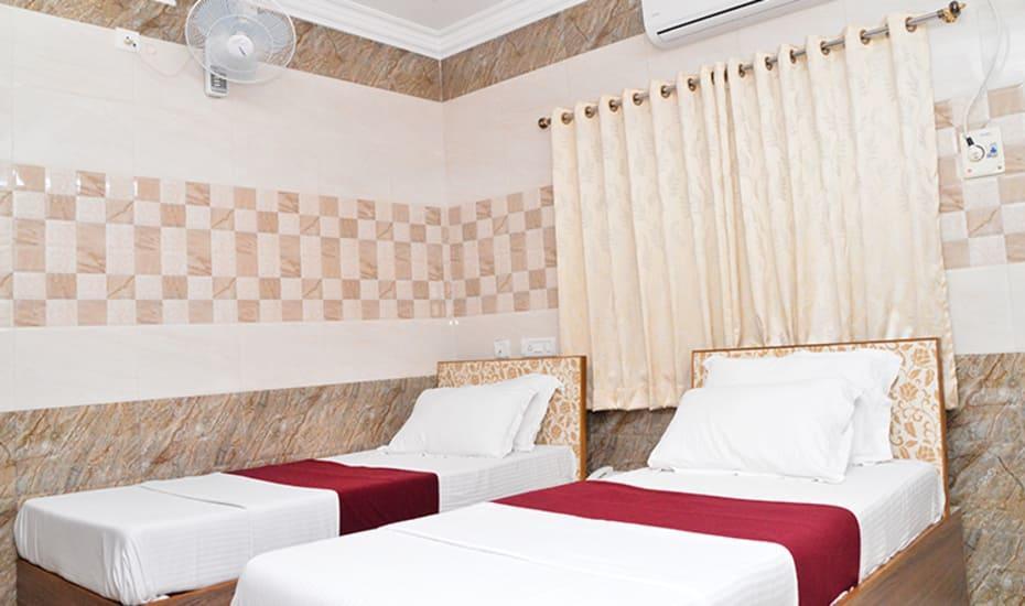 Suryas Guest House Chennai Bagian luar foto